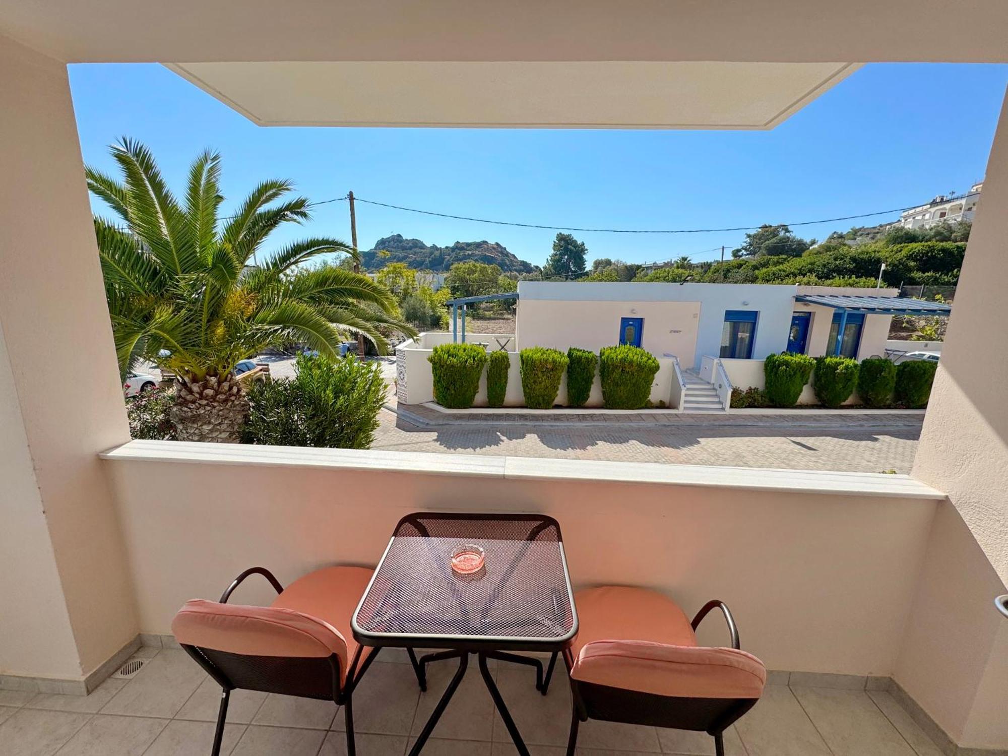Ξενοδοχείο με διαμερίσματα Emporios Bay Chios 3*